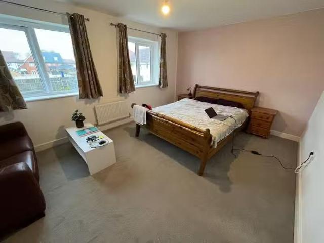 Deal! 1 bedroom house share for rent in Pippin Way,, Alresfor.