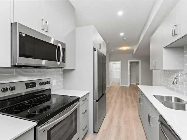 Cozy 1 bedroom lover level suite