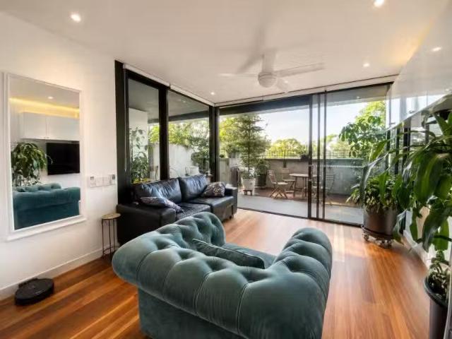Cozy 1 BR 002/2 Galaup Street, LITTLE BAY Apartment for rent.