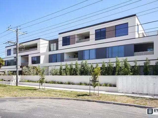 Cozy 1 BR 106/1056 Nepean Highway, Highett, VIC 3190