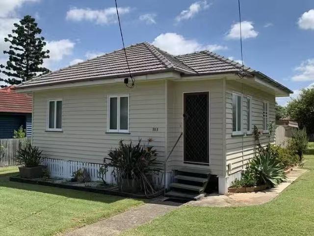 Cheap 1 BR 103 Molloy Road, Cannon Hill, QLD 4170