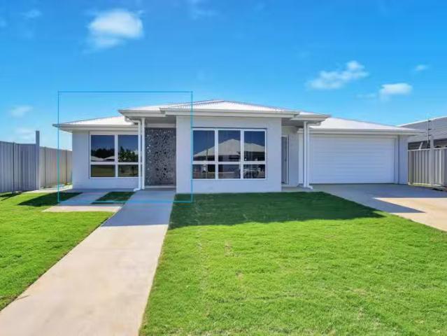 Unique 1 BR 10A Saffron Street, BARGARA, QLD 4670 Duplex for.