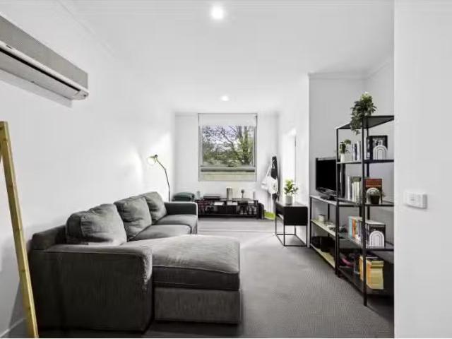 Just in! 1 BR 1/18 Moore Street, Turner Apartment for rent Li.