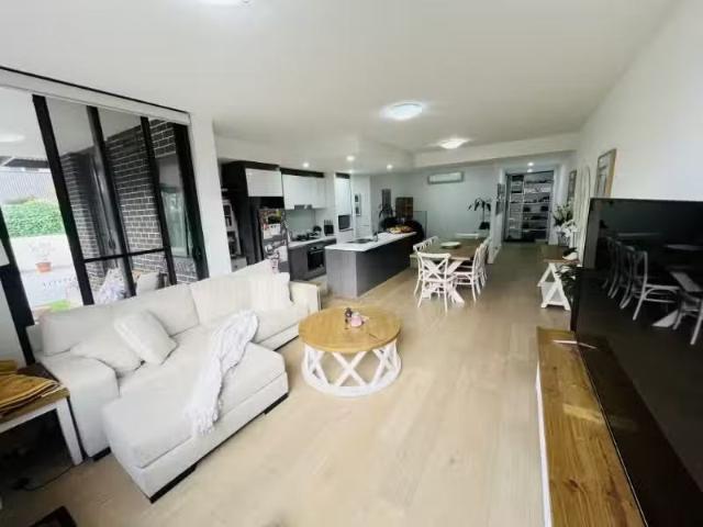 Deal! 1 BR 14/4 Gerbera Place, KELLYVILLE Apartment for rent.