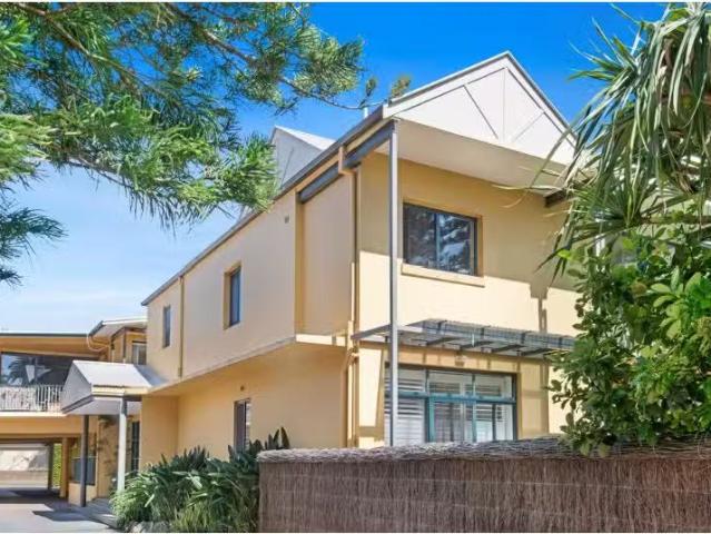 For Rent! 1 BR 18/15 Seabeach Avenue, MONA VALE Apartment for.