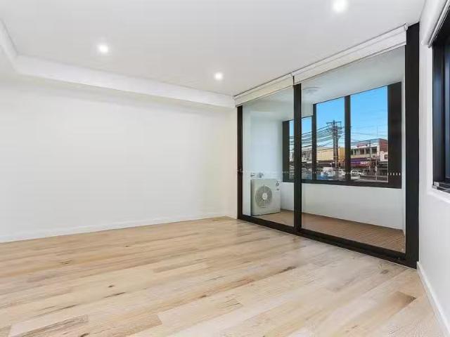 Rental! 1 BR 205/1 Wharf Road, Gladesville Apartment for rent.