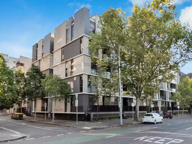 Nice 1 BR 212/525 Rathdowne Street, Carlton, VIC 3053