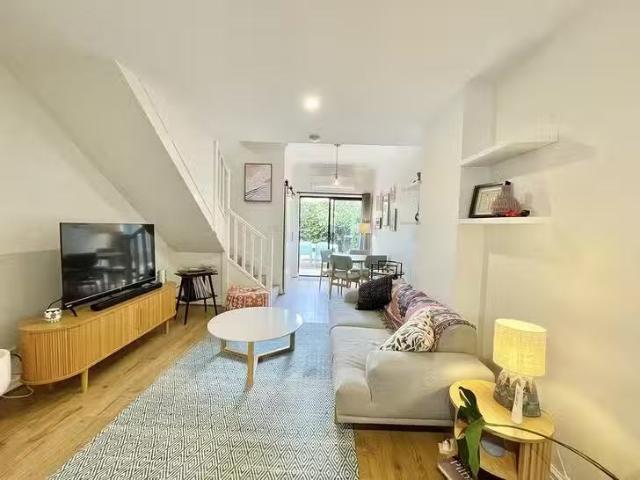 For Rent! 1 BR 2/137 Roberts Road, Subiaco, WA 6008