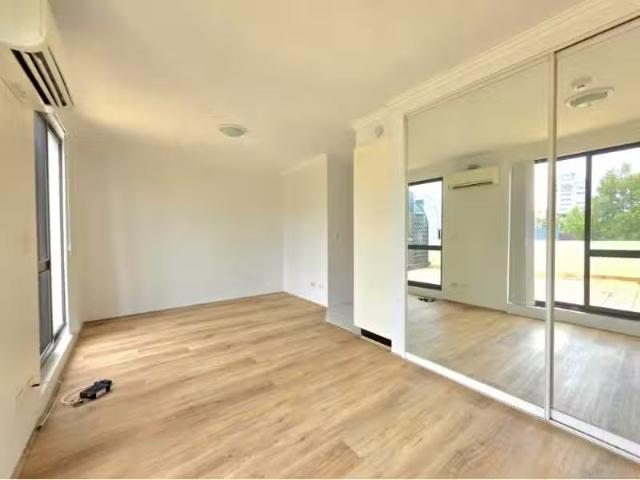 Cozy 1 BR 27/283 Military Road, CREMORNE Apartment for rent L.