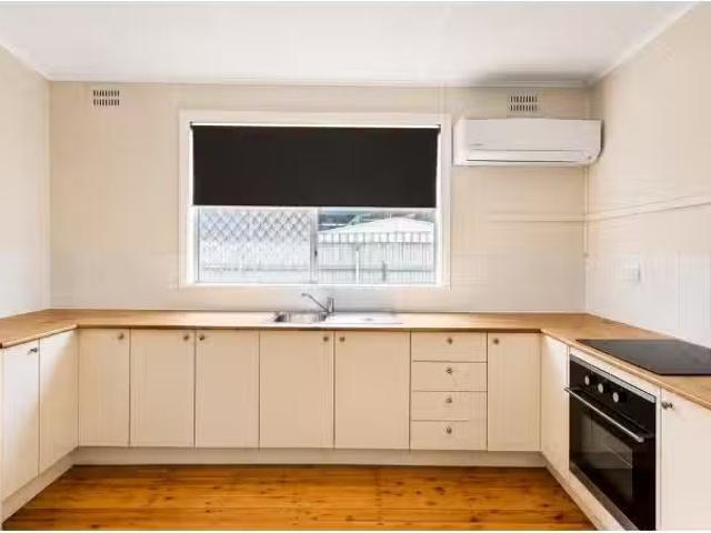 Cozy 1 BR 2/8 Brand Street, Moree Apartment for rent Listed b.