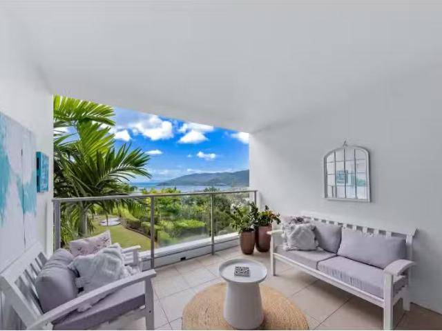 New 1 BR 2A/18 Seaview Drive, AIRLIE BEACH Apartment for rent.