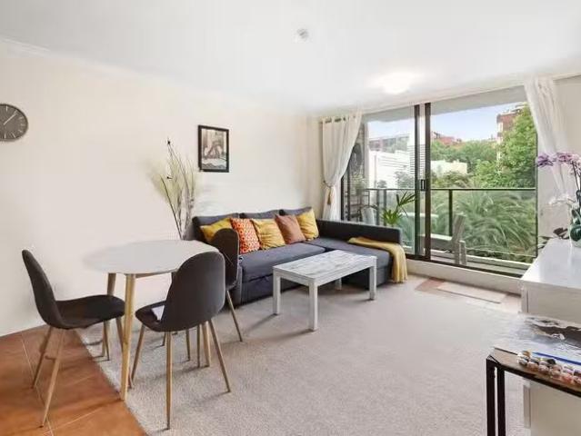 Unique 1 BR 304/2 Springfield Avenue, Potts Point, NSW 2011