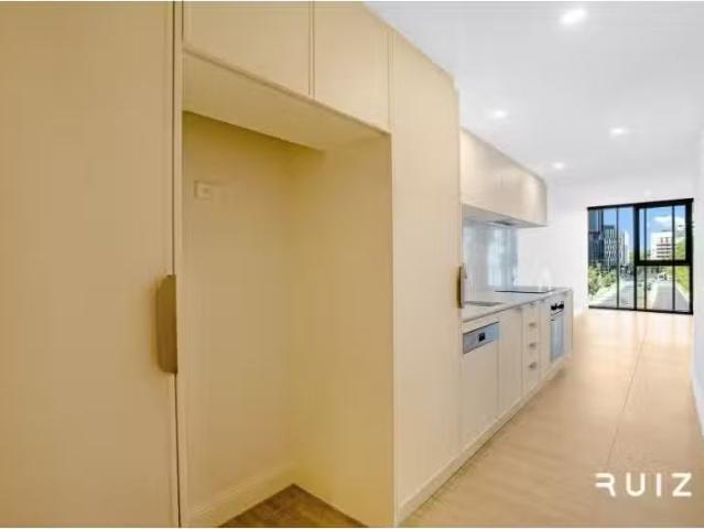 For Rent! 1 BR 313/72 Allara Street, City Apartment for rent.
