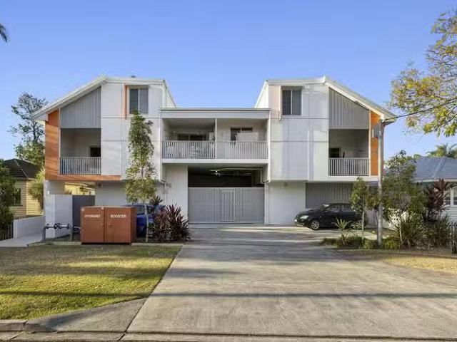 Cheap 1 BR 3/29 Farm Street, Newmarket, QLD 4051