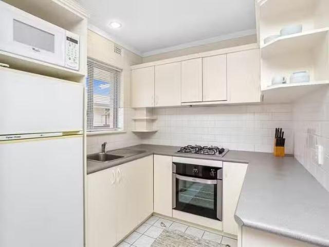 For Rent! 1 BR 45/12 Onslow Road, Shenton Park, WA 6008