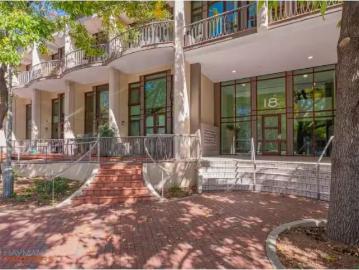 Just in! 1 BR 52/18 Captain Cook Crescent, Griffith Apartment.