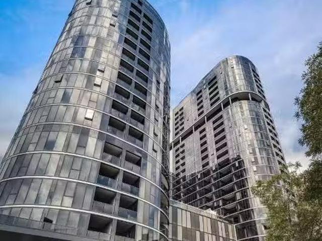 Cozy 1 BR 604/15 Bowes Street, Phillip, ACT 2606