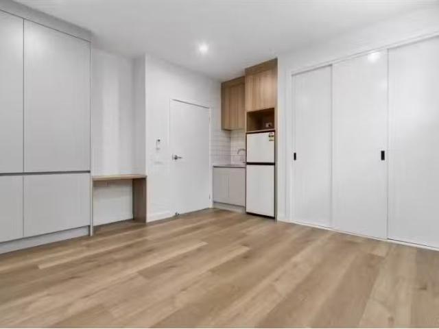 Cozy 1 BR 6/1288 Heatherton Road, Noble Park Apartment for ren.