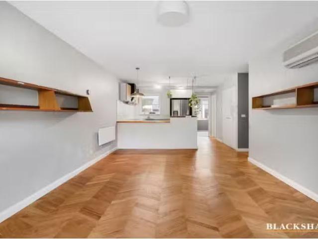 Cozy 1 BR 7/16 Macpherson Street, O'connor Apartment for rent.