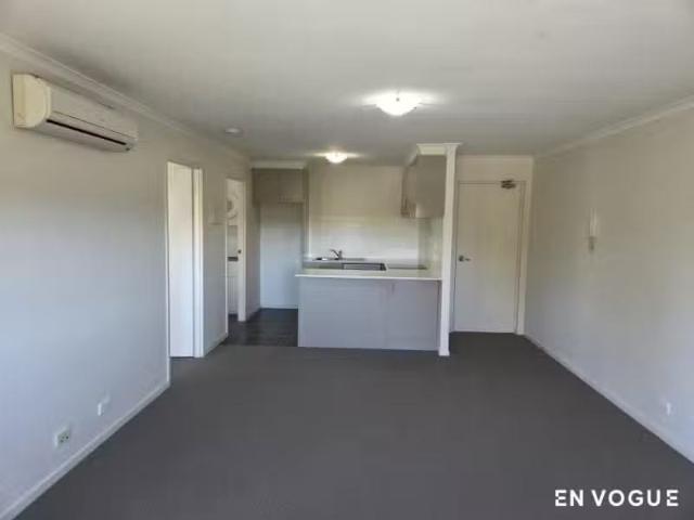 Deal! 1 BR 75/75 Elizabeth Jolley Crescent, Franklin Apartment.