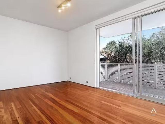 For Rent! 1 BR 7/9 Arkland Street, CAMMERAY Apartment for rent.