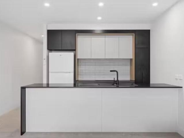 Rental! 1 BR 8/40 Mort Street, Braddon Apartment for rent Lis.
