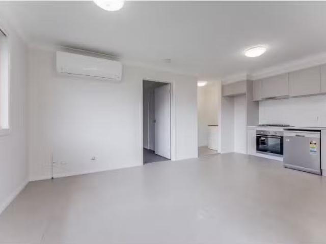 Cheap 1 BR 89B Olive Hill Drive, Cobbitty Apartment for rent.