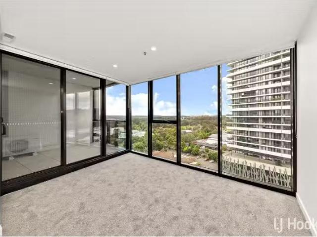 Cheap 1 BR 910/2 Grazier Lane, BELCONNEN Apartment for rent L.