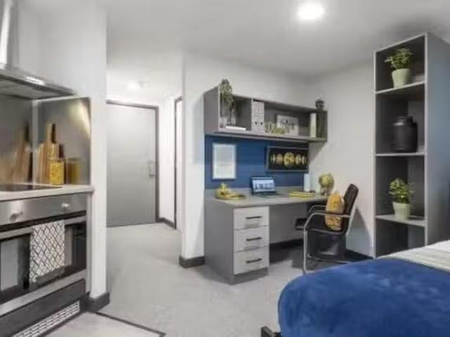 Cozy 1 BR Compass Bronze Studio Low Floor