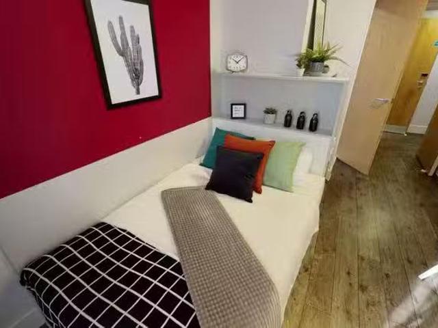 Unique 1 BR Bronze En Suite Plus
