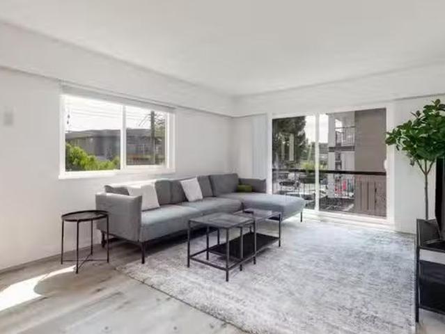 Just in! 1 BR East 12th Avenue