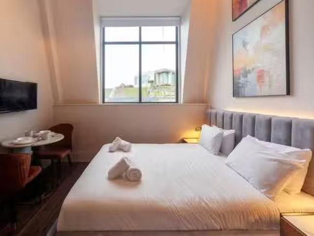 Nice 1 BR Havelock Road