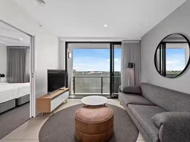 Nice 1 BR Hercules Street