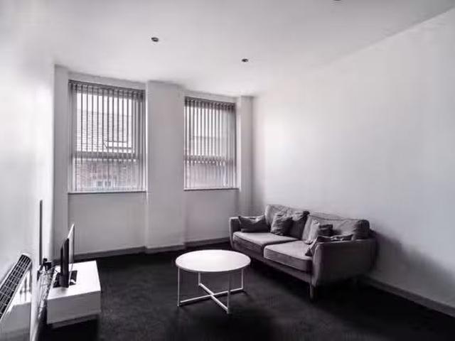 Unique 1 BR High Street