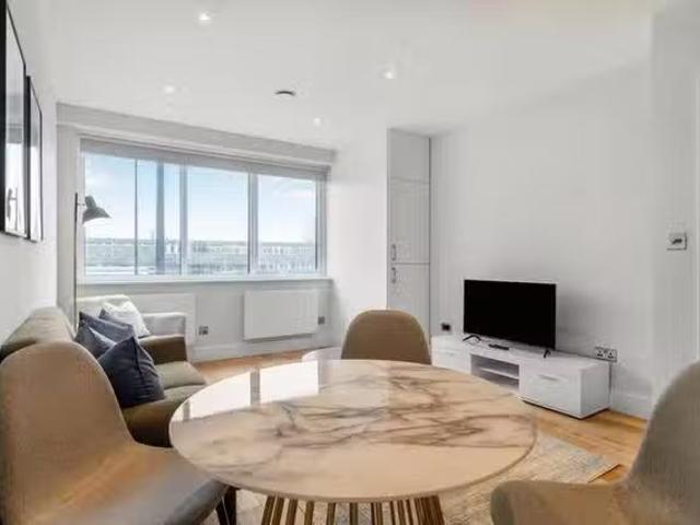 Deal! 1 BR Leigh Road