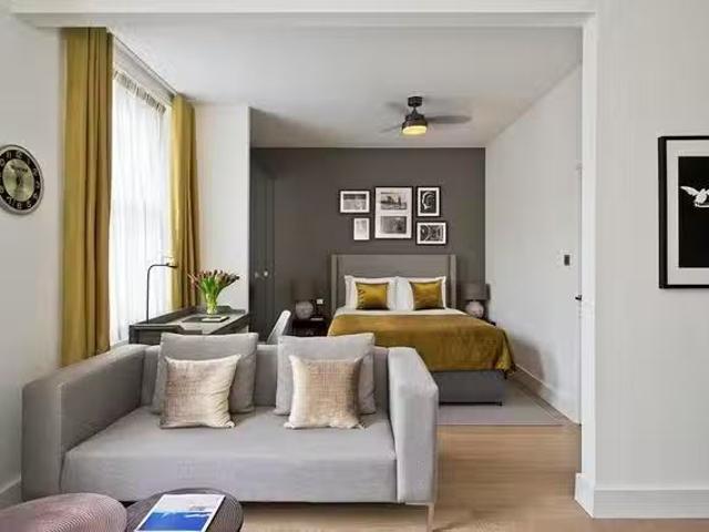 Unique 1 BR Nevern Place, London