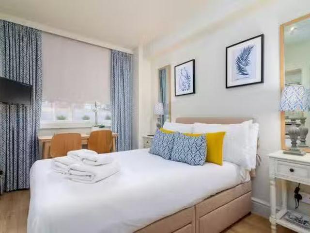 Cheap 1 BR Sloane Avenue, London