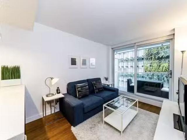 Unique 1 BR Richards Street