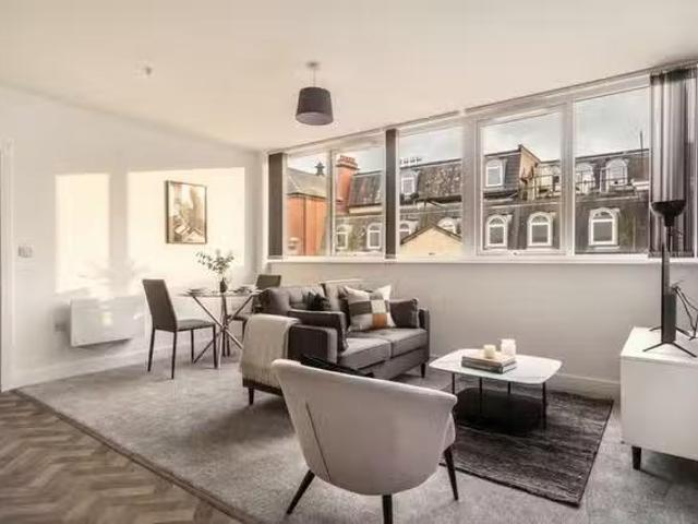 Rental! 1 BR Trinity Street