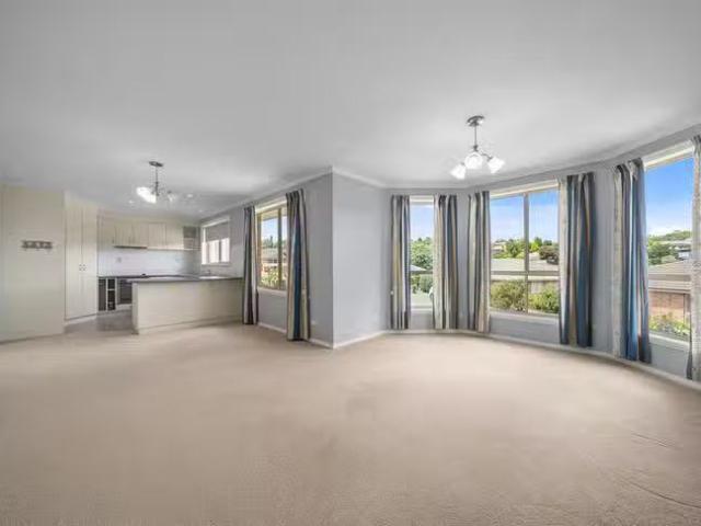 Nice 1 Glen Haven Court, Kingston, TAS 7050