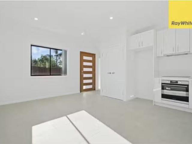 Cozy 1 Horne Place, BLACKETT House for rent Listed by Allana.