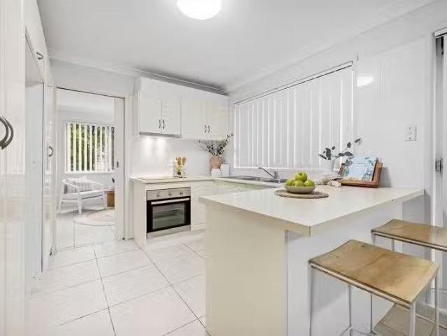 Rental! 1 Jilloong Street, STRATHPINE, QLD 4500 House for Rent