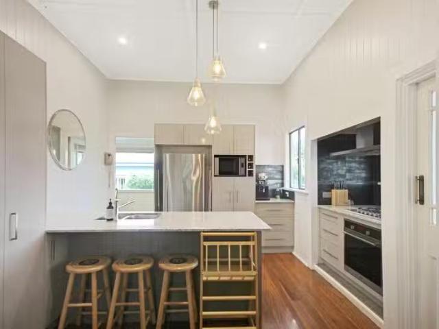 Charming 1 Marvin Street, Eastern Heights, QLD 4305