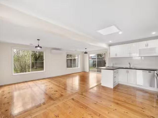 Unique 1 Paragon Court, Wendouree, VIC 3355