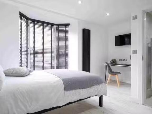 Unique 1 Room 74 Dixon Street 6 Beds 6 Baths