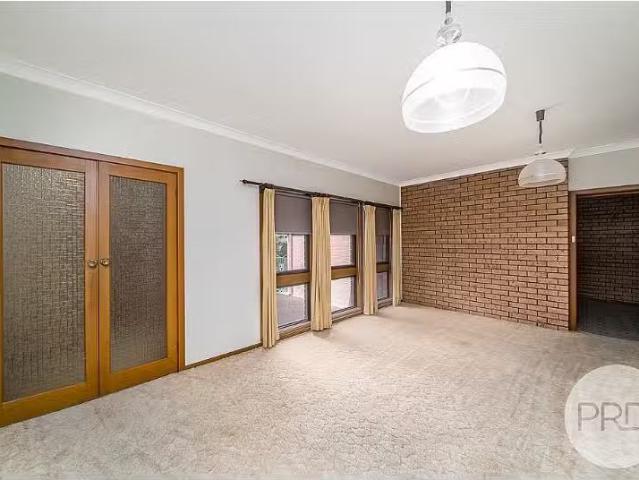 Rental! 1 Verbena Place, Kooringal House for rent Listed by M.