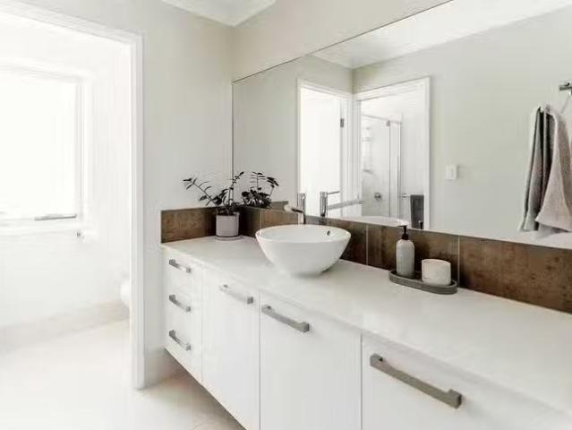 Deal! 1A Hilliards Lane, Maroochydore, QLD 4558