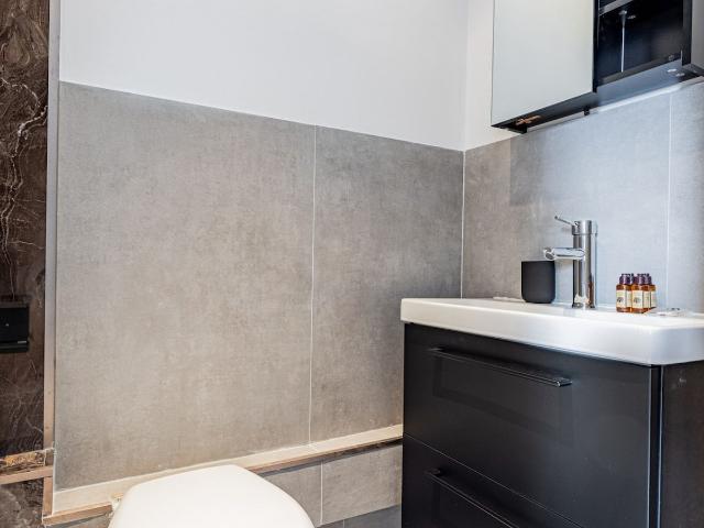 Cozy 1BR Apartment near Trocadero, Paris Amsterdam Apartments for Rent