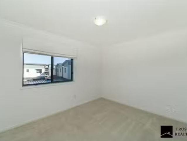 Cheap 24/1 Pape Street, Franklin, ACT 2913