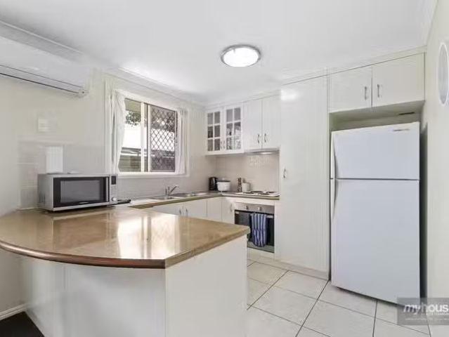 For Rent! 2/42 Gordon Avenue, Newtown, QLD 4350